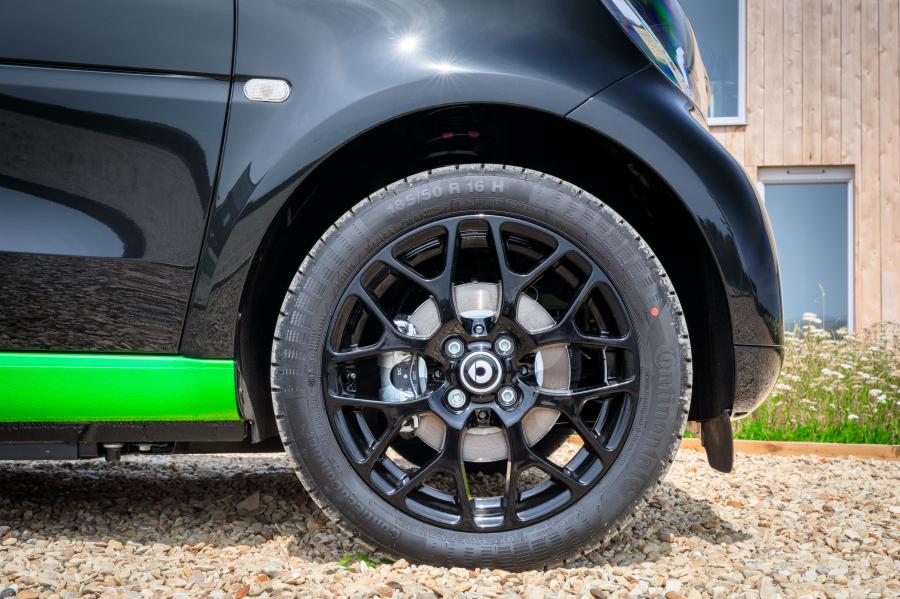 Колеса Smart ForTwo Prime Electric Drive Cabrio (A453) 2017 года  (UK) (фото 13 из 35)